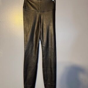 White House Black Market Faux Leather Runway Leggings – Size 0R